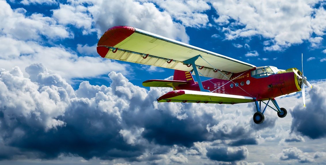 aircraft-1499171_1920